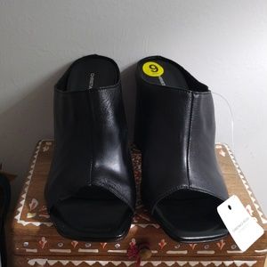Christian Di Riccio Black leather peep toe mules 9M